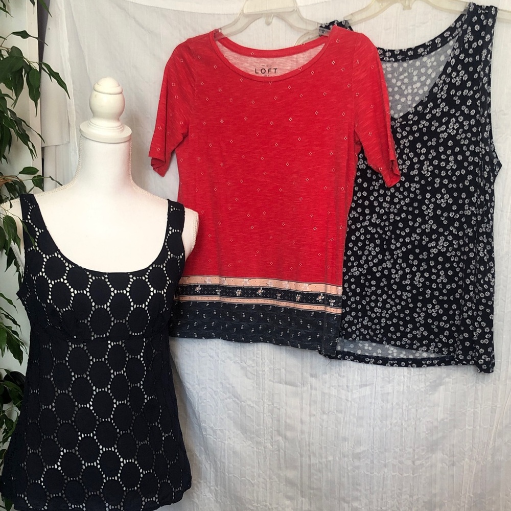LOFT Sz XS summer lot 3 tops 2 sleeveless scoop & V neck red white blue eyelet